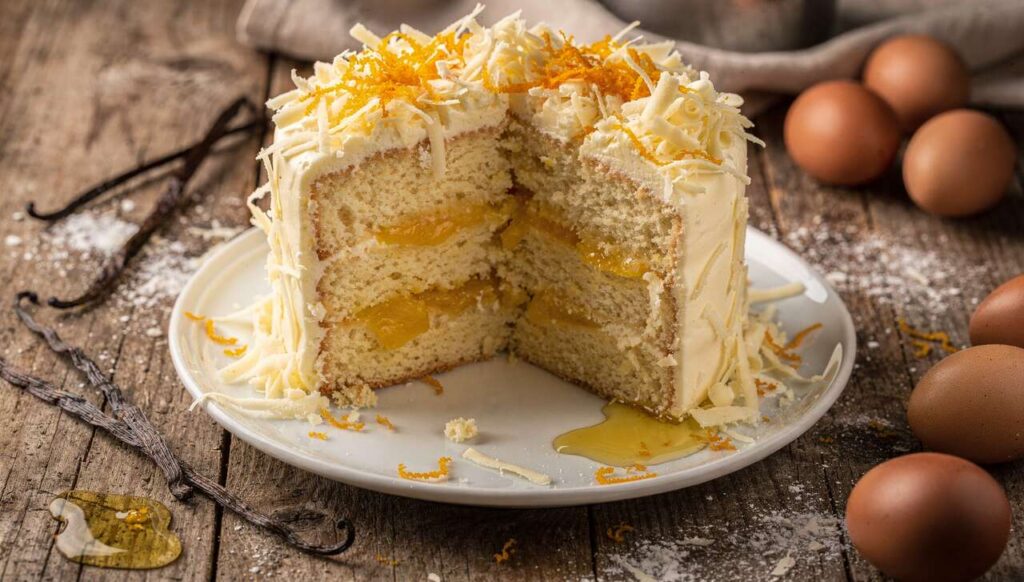 Wir in Bayern | Rezept: Vanilletorte mit Zitrusfrucht-Füllung | BR.de
